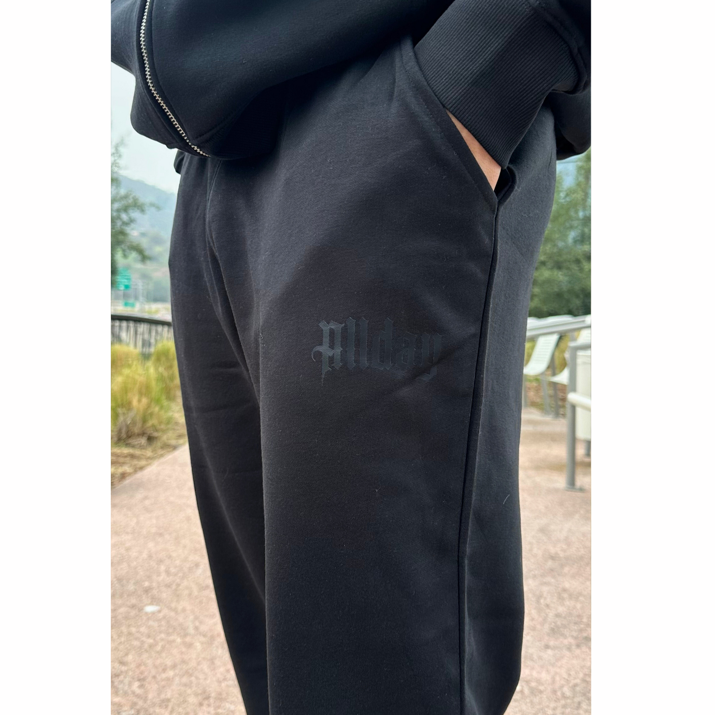 Pantalón Back in Black JOGGER